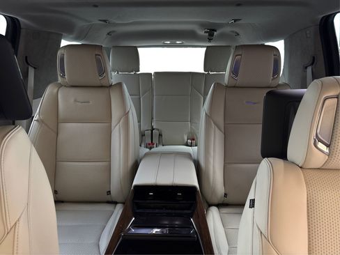 New 2026 Cadillac Escalade ESV Platinum Sport image 17