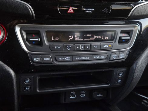 Used 2025 Honda Ridgeline Black Edition image 23