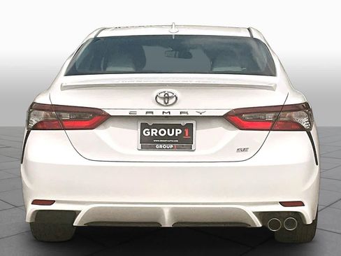 Used 2023 Toyota Camry SE FWD image 5