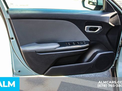 Used 2025 Kia K4 FWD image 36