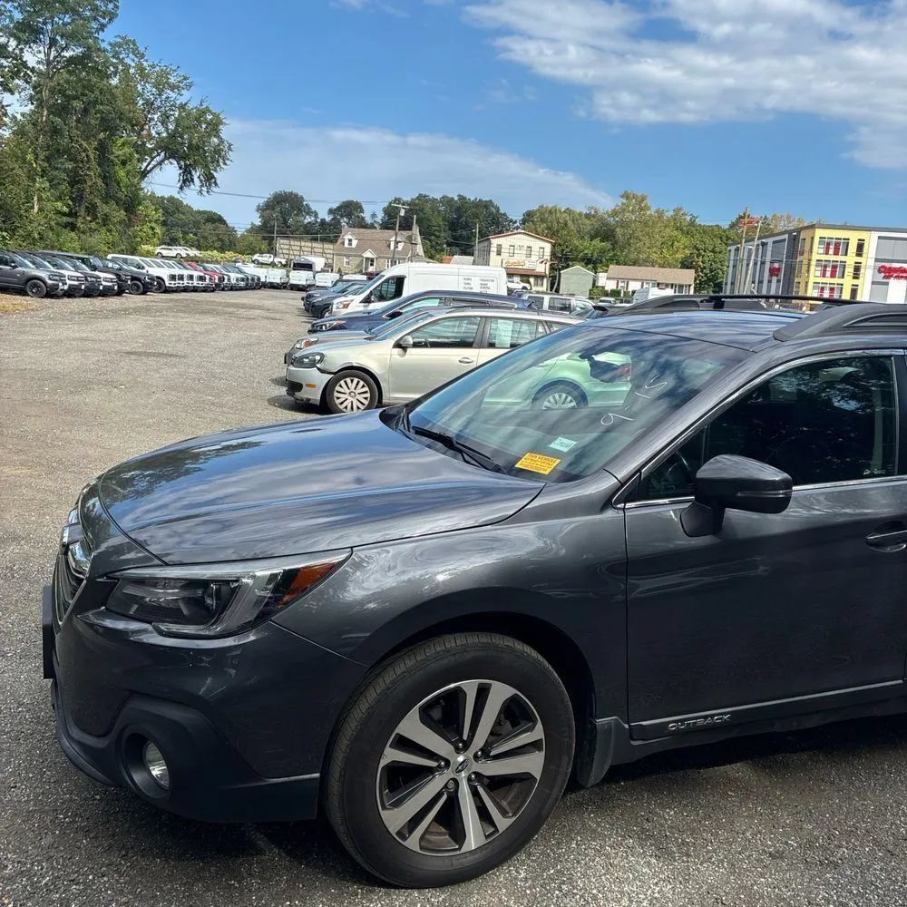 Used 2018 Subaru Outback 3.6R Limited AWD/4WD image 2