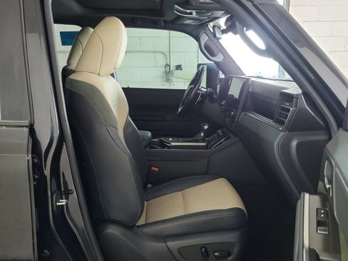 Used 2024 Lexus GX 550 AWD/4WD image 8
