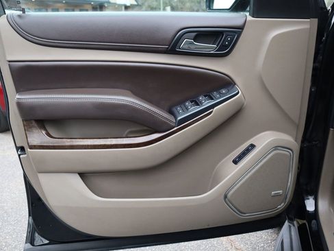 Used 2015 Chevrolet Suburban LT image 8