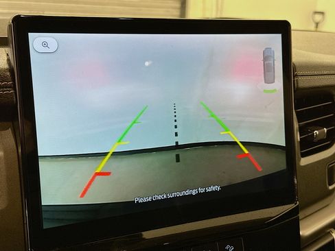 Used 2024 Ford Expedition Max XLT image 23