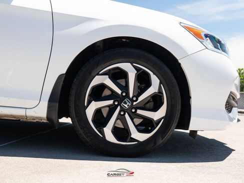 Used 2017 Honda Accord EX-L image 9