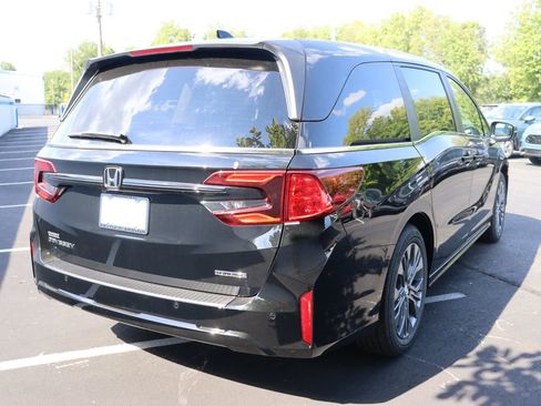 Used 2026 Honda Odyssey Touring image 5