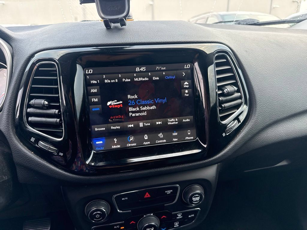 Used 2019 Jeep Compass Limited w/ Premium Lighting Group AWD/4WD image 13