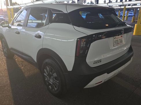 Used 2025 Nissan Kicks S image 4