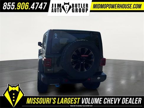 Used 2022 Jeep Wrangler Unlimited Sahara w/ Cold Weather Group image 9