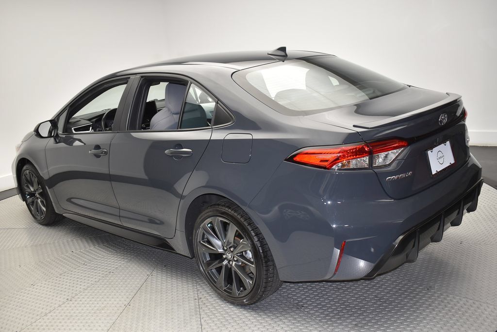 Used 2025 Toyota Corolla SE FWD image 7
