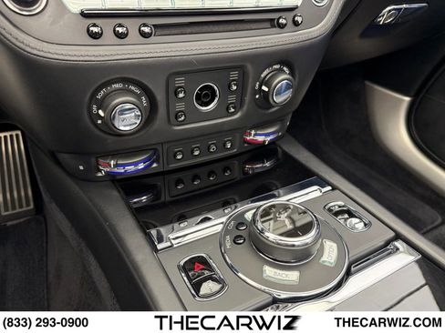 Used 2019 Rolls-Royce Dawn RWD image 51