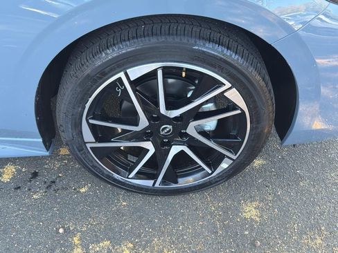 New 2025 Nissan Sentra SR image 9