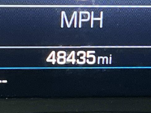 Used 2023 GMC Acadia SLE image 7