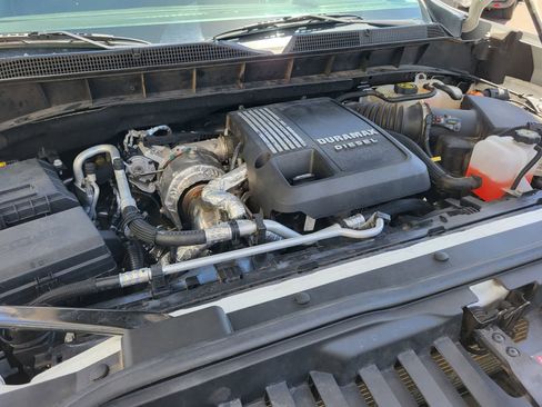 Used 2022 Chevrolet Silverado 1500 LT w/ Z71 Off-Road Package AWD/4WD image 30