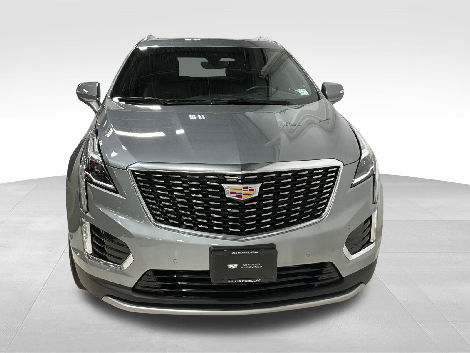 Used 2024 Cadillac XT5 Premium Luxury w/ Technology Package AWD/4WD image 3