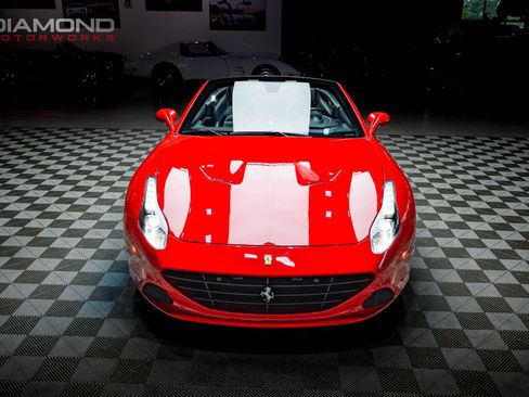 Used 2015 Ferrari California T image 58