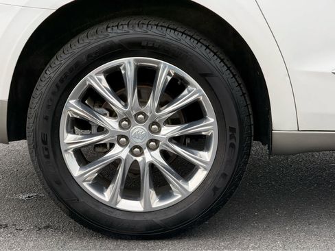 Used 2020 Buick Enclave Premium w/ Sun and Sites Package AWD/4WD image 9