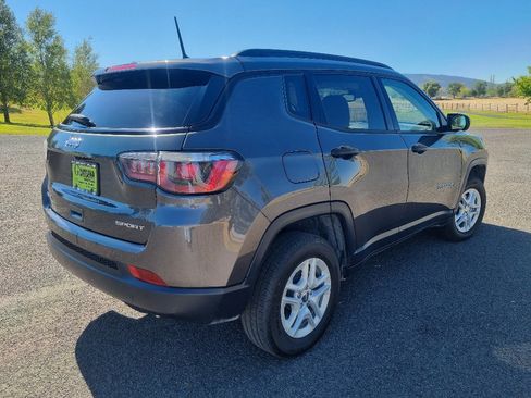 Used 2018 Jeep Compass Sport AWD/4WD image 5