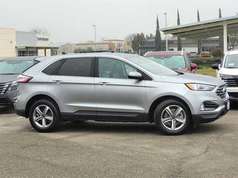 Used 2022 Ford Edge SEL w/ Convenience Package image 4