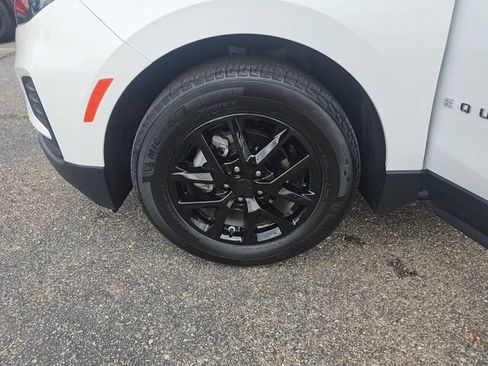 Used 2024 Chevrolet Equinox LS FWD image 26