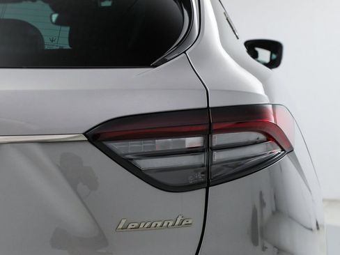 Certified 2022 Maserati Levante GT AWD/4WD image 12