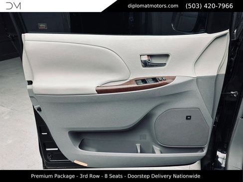 Used 2011 Toyota Sienna XLE w/ Premium Pkg FWD image 29