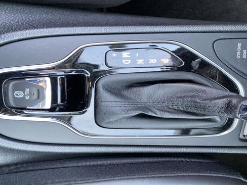 Certified 2022 Jeep Cherokee Limited image 16