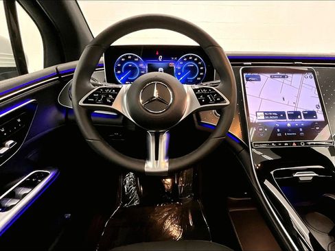 Used 2026 Mercedes-Benz EQE 320 4MATIC SUV image 4