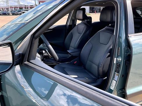 Used 2023 Kia Niro EX FWD image 14