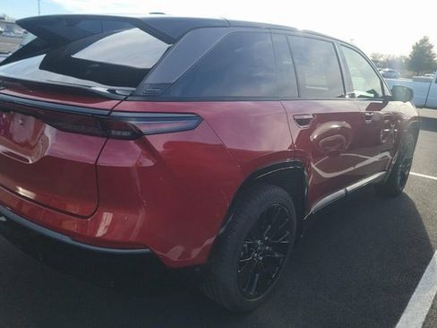 Used 2024 Jeep Wagoneer Launch Edition image 5