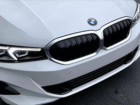 Certified 2024 BMW 330i Sedan w/ Premium Package image 29