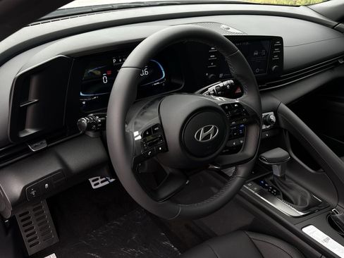 New 2026 Hyundai Elantra SEL Sport FWD image 16