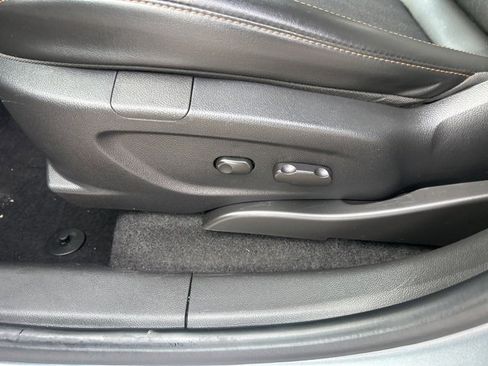 Used 2019 Chevrolet Trax LT w/ LT Convenience Package image 22