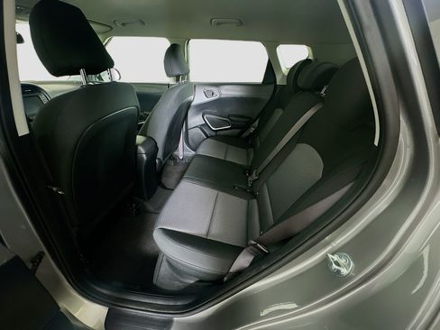 Used 2025 Kia Soul LX w/ LX Technology Package FWD image 28