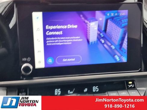 Used 2025 Toyota Camry SE image 18