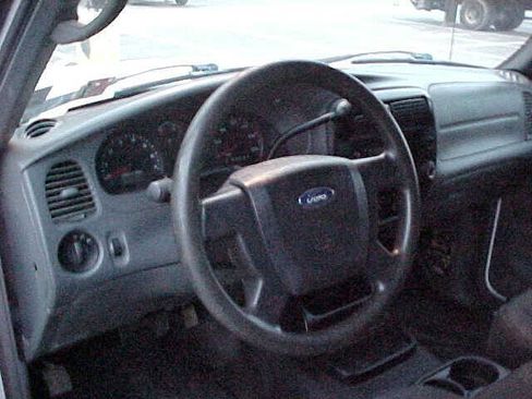 Used 2010 Ford Ranger XL image 12