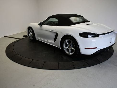 Certified 2024 Porsche 718 Boxster RWD image 3