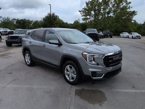 Used 2024 GMC Terrain SLE AWD/4WD image 2