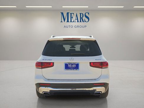 Used 2021 Mercedes-Benz GLB 250 GLB 250 image 4