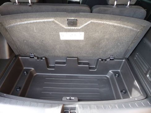 Used 2023 Chevrolet Traverse LT FWD image 41