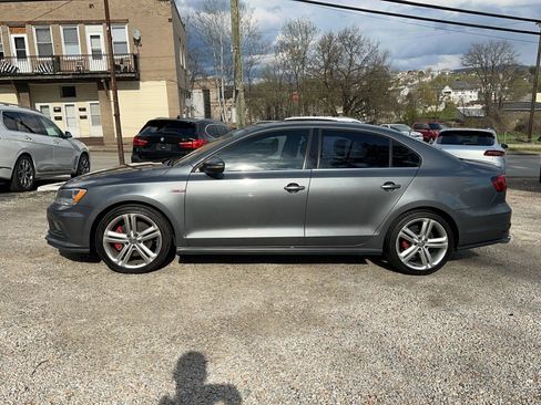 Used 2016 Volkswagen Jetta GLI SE image 3