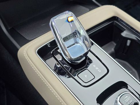 New 2026 Volvo XC90 B6 Plus w/ Protection Package Premier image 33