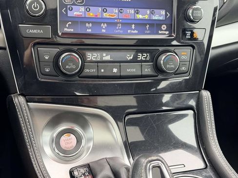 Used 2023 Nissan Maxima SL FWD image 21