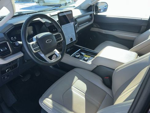 Used 2023 Ford Expedition Max Limited image 13