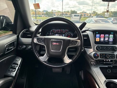 Used 2019 GMC Yukon XL SLT AWD/4WD image 18