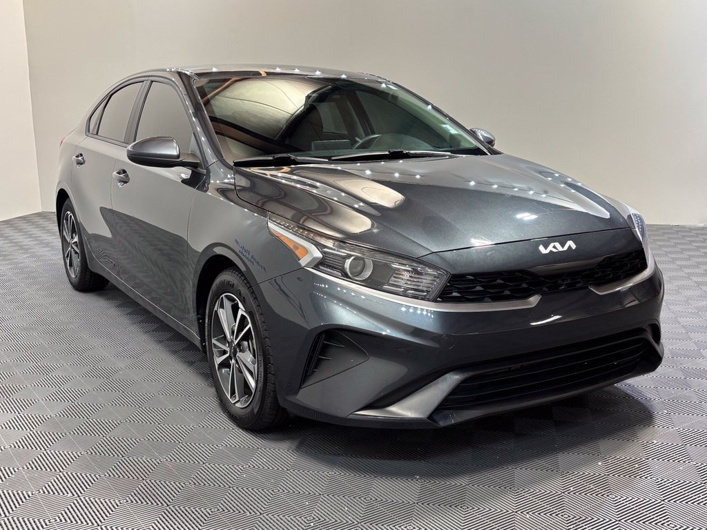 Used 2022 Kia Forte LXS FWD image 3