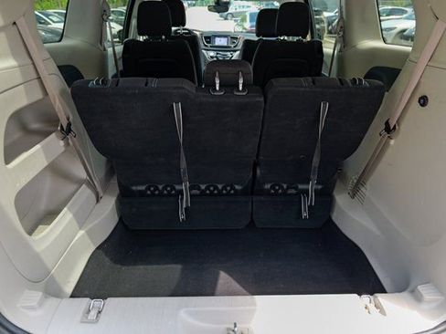 Used 2023 Chrysler Voyager LX image 53
