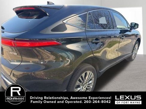 Used 2023 Toyota Venza Limited image 10