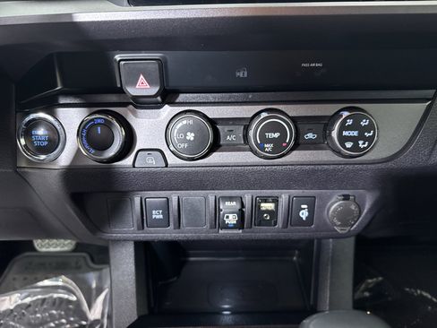 Used 2019 Toyota Tacoma TRD Off-Road image 20