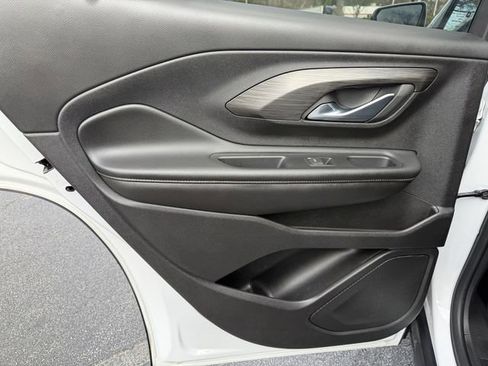 Used 2024 GMC Terrain SLE image 18